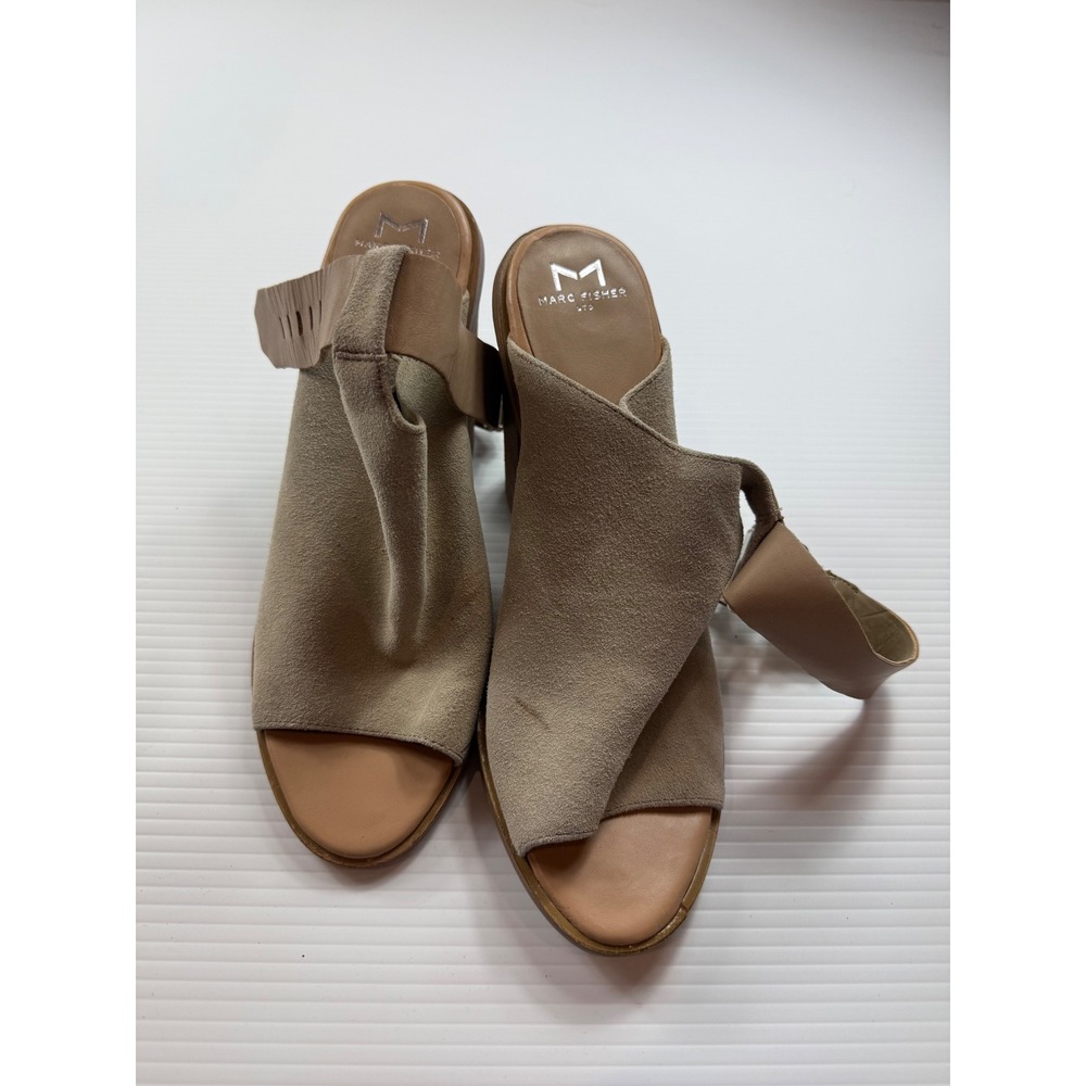 Marc Fisher MLVASHI Women's Tan Suede Block Heel‎ Peep Toe Buckle Sandals 9.5 M